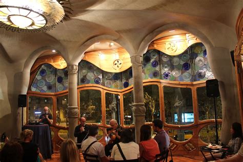 Immerse yourself in the enchanting atmosphere of Casa Batlló at night